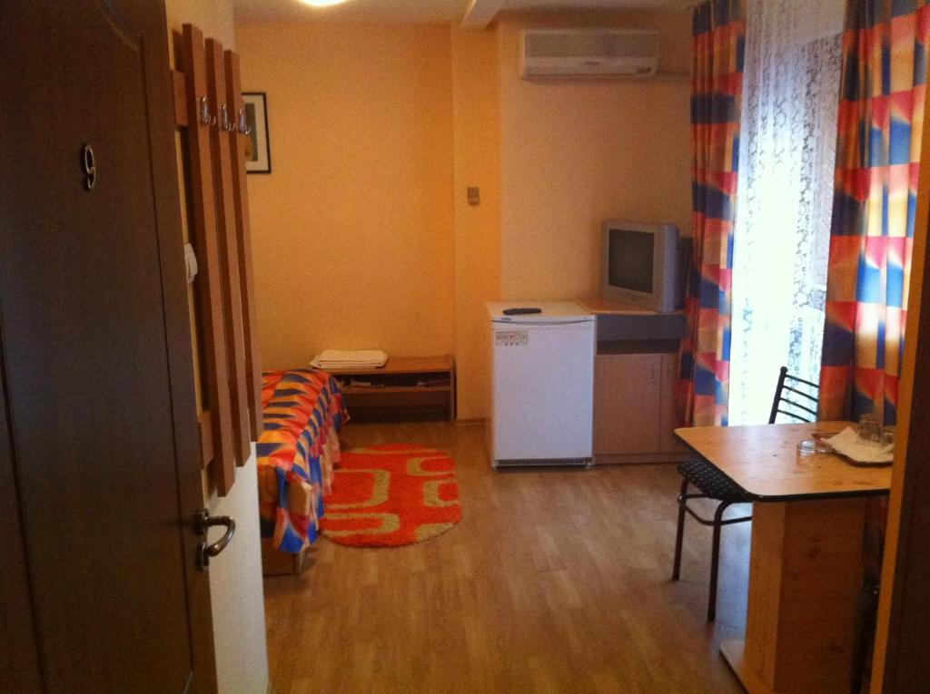 Pension Garofita Яш Екстериор снимка